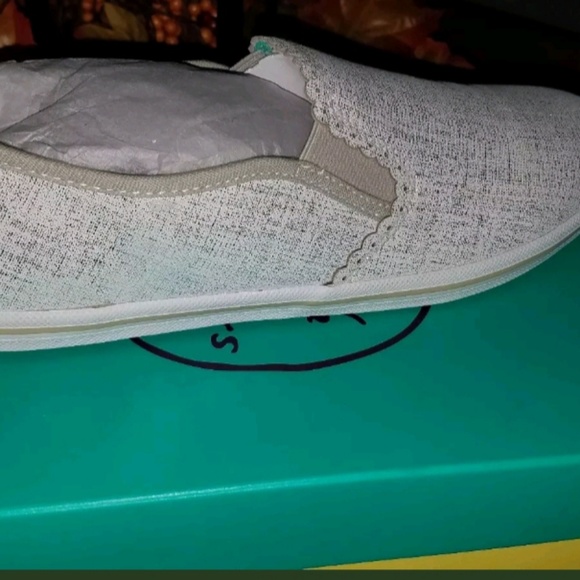 Brand New in box Size 9.5M Jack Rogers Sneakers - Picture 1 of 3